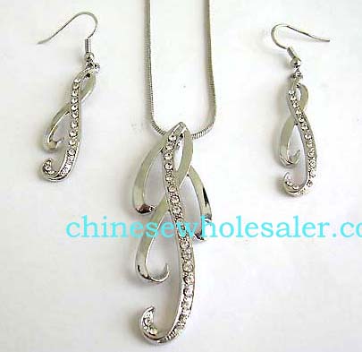 International export company supply wholesale CZ jewelry set. Music treble clef jewelry set includes an exquisite snake chain necklace with fish hook earring and clear cz inlaid    .    
              
        