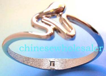 Wholesale direct from China importing agent supplies Egyptian style silver plated bracelet designs in form of snake, spring at back to open and close.     
 
   