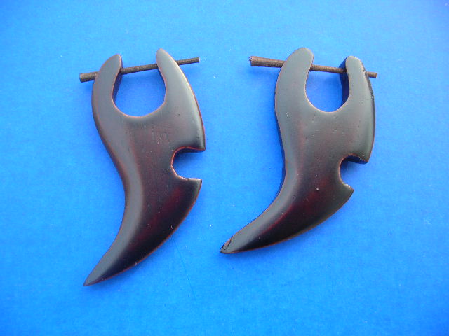 Contemporary arrow head designed fashion wood earrings - gift wholesale supplier