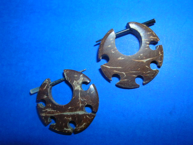 Fine bali hoop earrings with cut out decor on edge, made from coconut wood - wholesale beauty jewelers