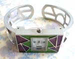 Fashion accessory distribution factory supplies Geometric shaped bangle bracelet watch with green and purple enamel designed clock frame from China