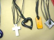 ribbon-murano-necklace-02m