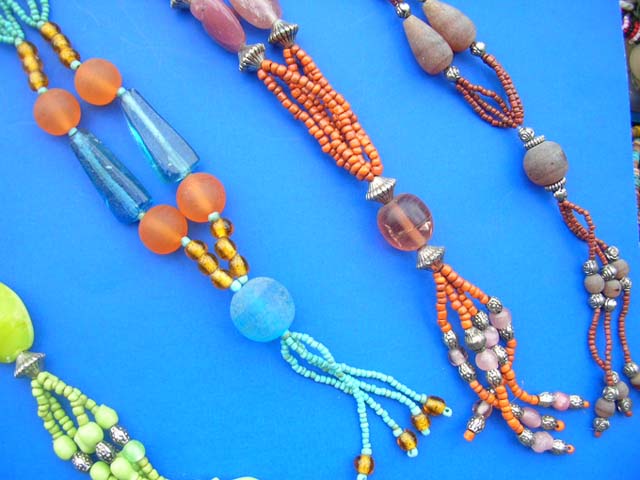 Online fashion shopping - Fancy, ladies necklace with both mini beads and glass beads 