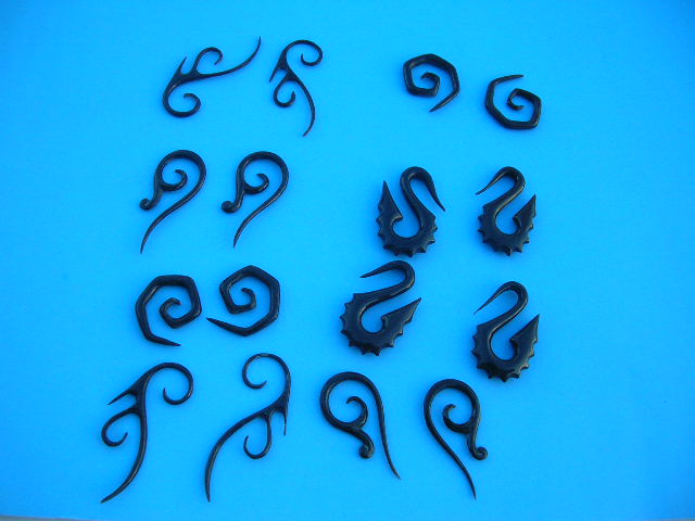 Indonesian tribal inspired horn earrings - Art fashion outlet 