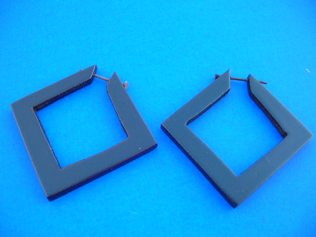 Diamond shaped organic wood earrings with post - Shopping online supplier