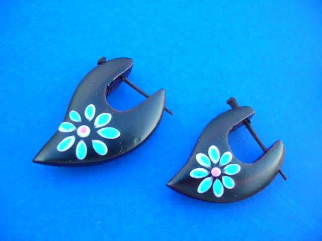Cute V shaped earlet earrings made from natural wood with painted flower - Indonesian jewelry factory