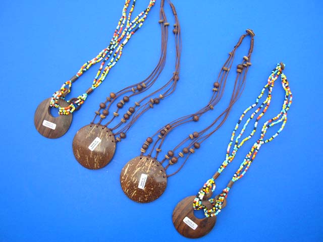 Spring bali fashion multi colored bead necklace with wooden circle pendant - wholesale shopping exporter