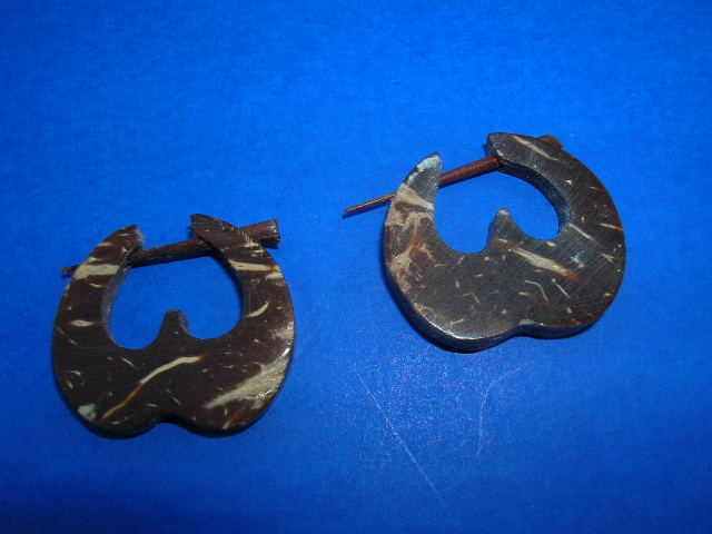 Accessory factory retailer - Reversed heart theme coconut wood organic earrings with post