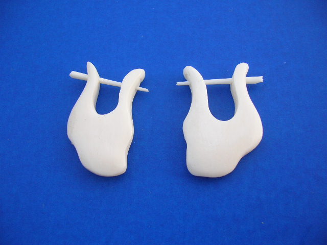 Jewelry exchange wholesaler - Organic bone earrings in abstract design, handcrafted in Indonesia